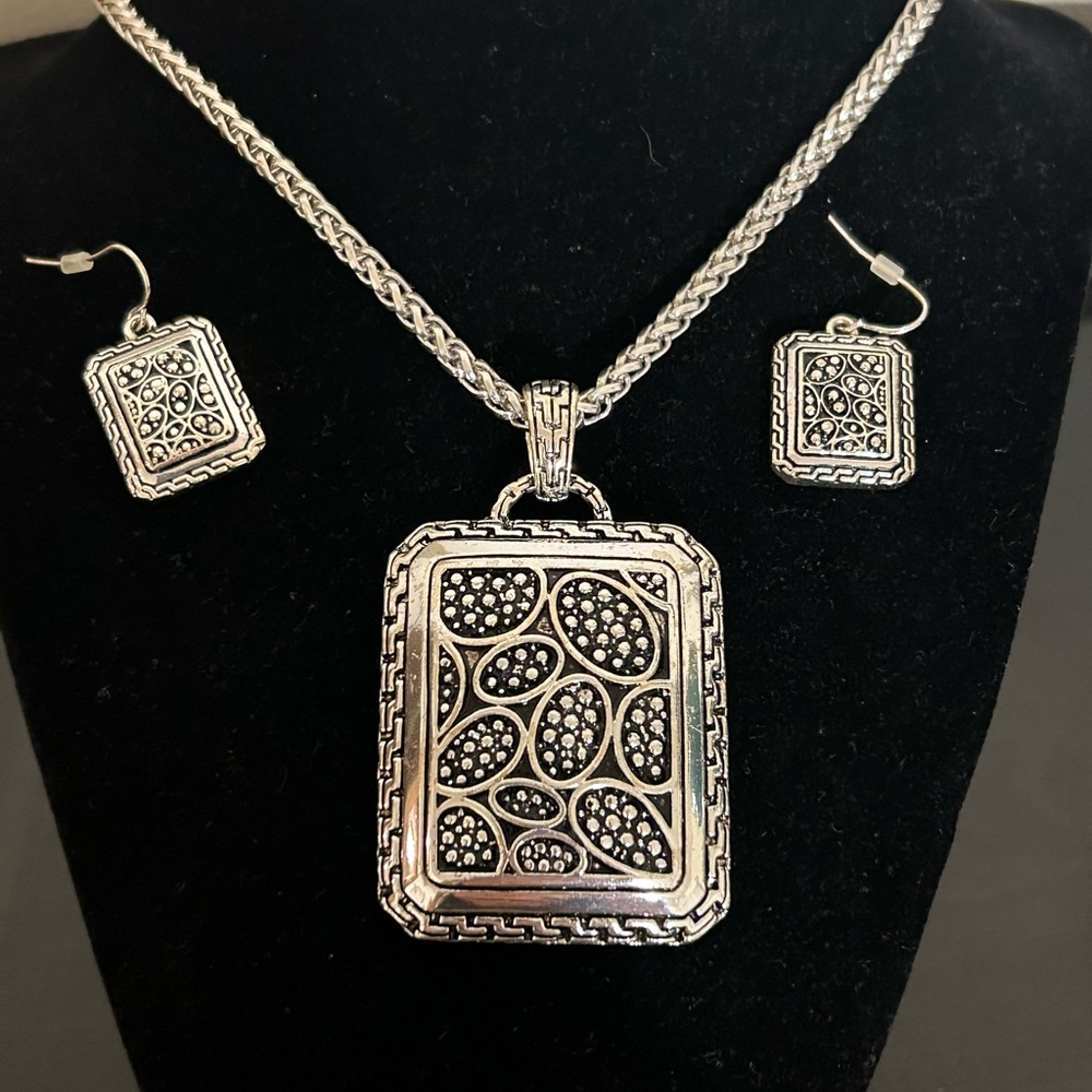 Silver Tone Square‎ Filigree Pendant with Matching Earrings Jewelry Set